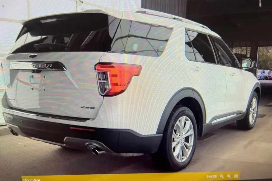 2023 Ford Explorer Limited photo 1