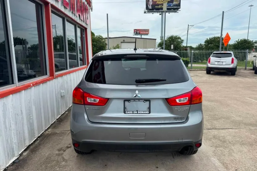 2015 Mitsubishi Outlander Sport ES photo 1