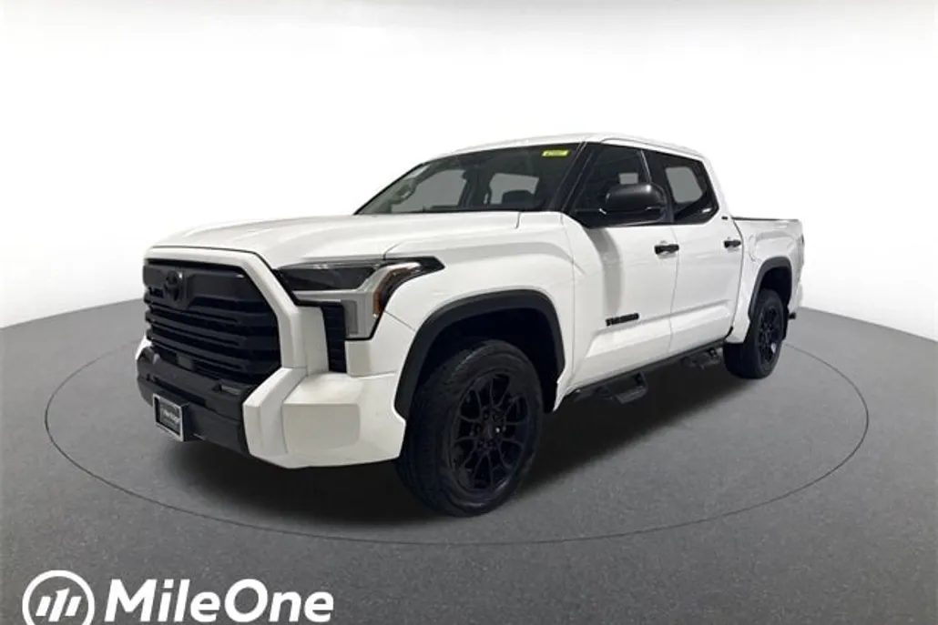 2024 Toyota Tundra SR5 photo 1