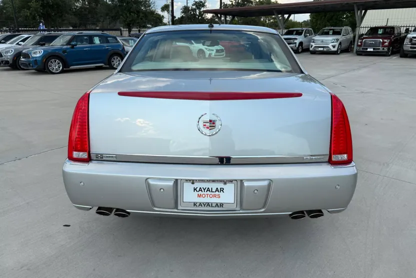 2007 Cadillac DTS photo 1