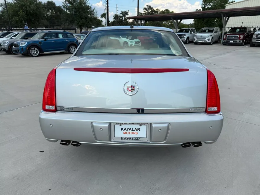 2007 Cadillac DTS photo 1