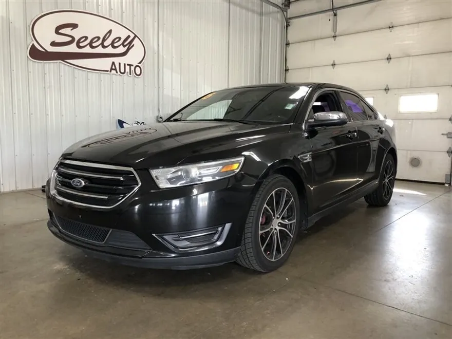 2015 Ford Taurus Limited photo 1