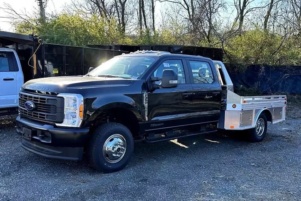 2023 Ford F-350 photo 1