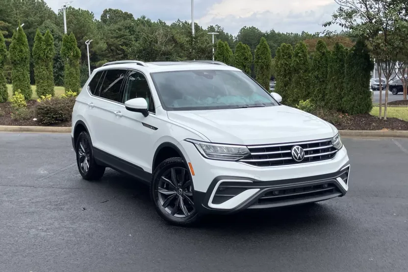 2022 Volkswagen Tiguan SE photo 1