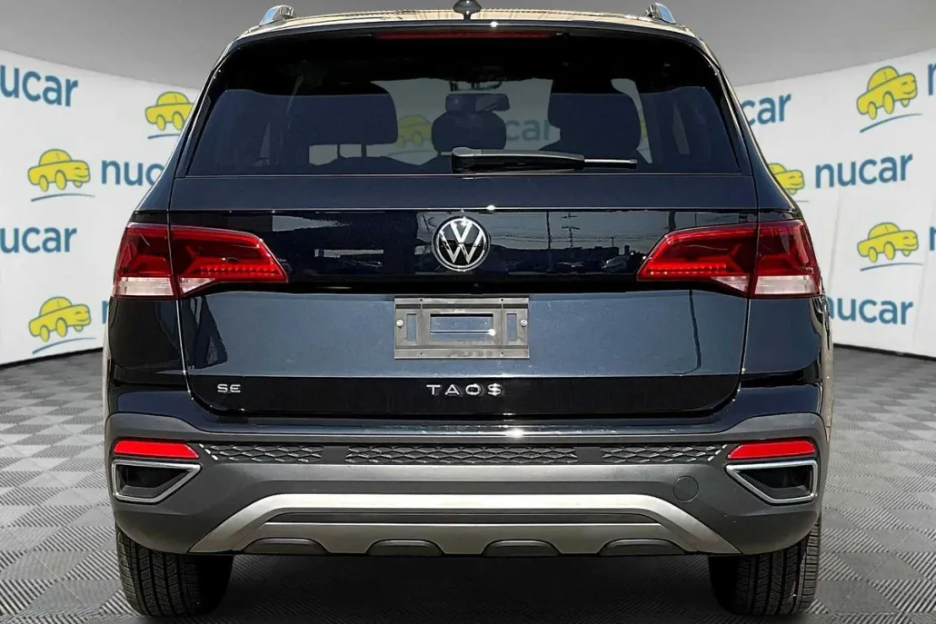 2022 Volkswagen Taos SE photo 1