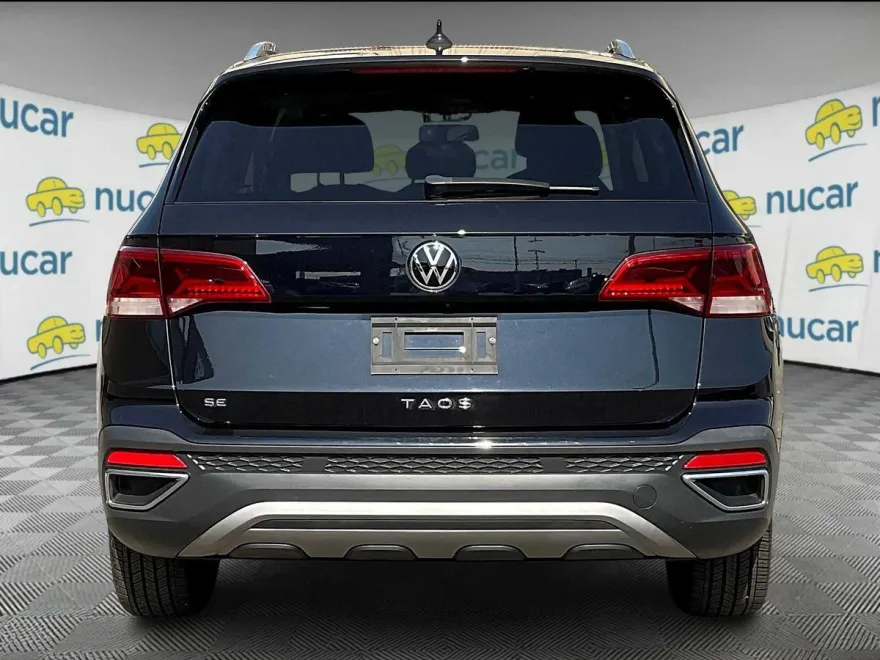2022 Volkswagen Taos SE photo 1