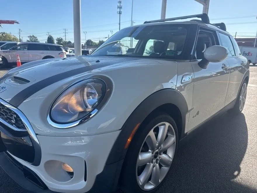2017 Mini Cooper Base S ALL4 photo 1