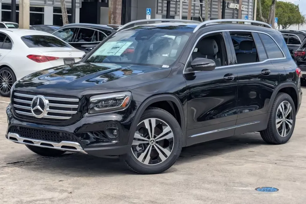 2026 Mercedes Benz GLB 250 photo 1