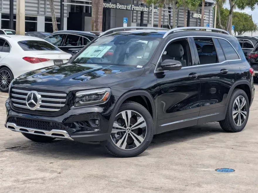 2026 Mercedes Benz GLB 250 photo 1