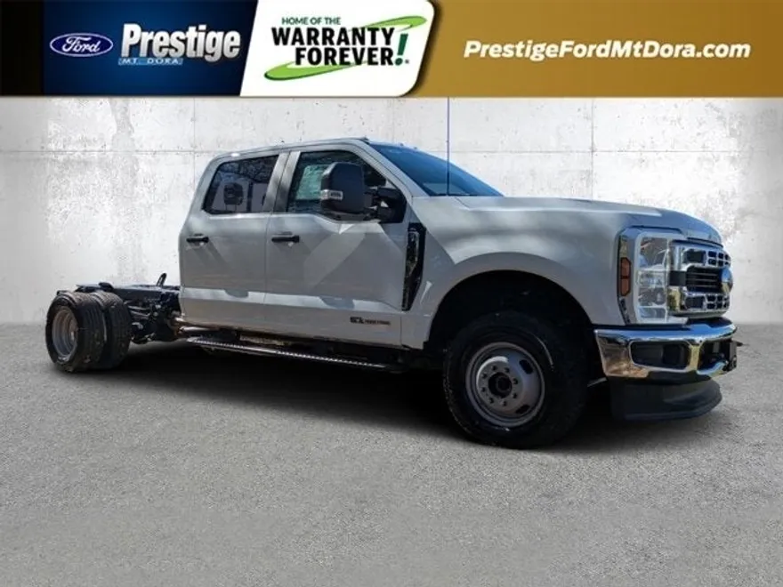 2025 Ford F-350 photo 1