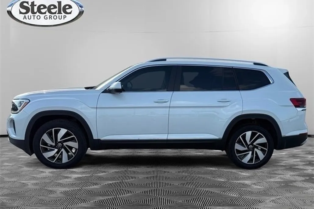 2025 Volkswagen Atlas SEL photo 1