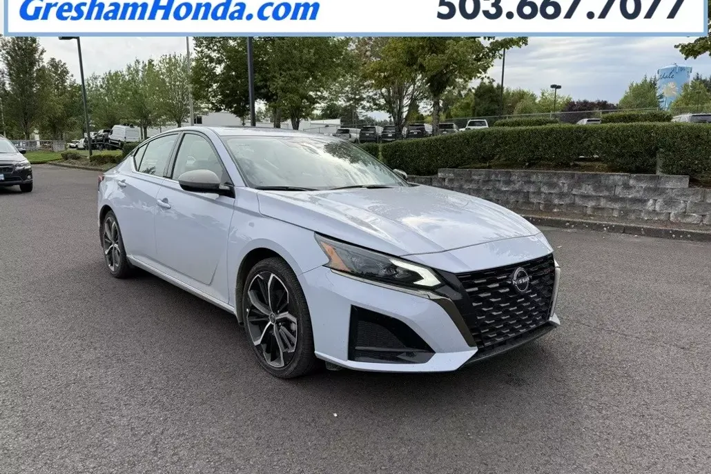 2024 Nissan Altima 2.5 SR photo 1