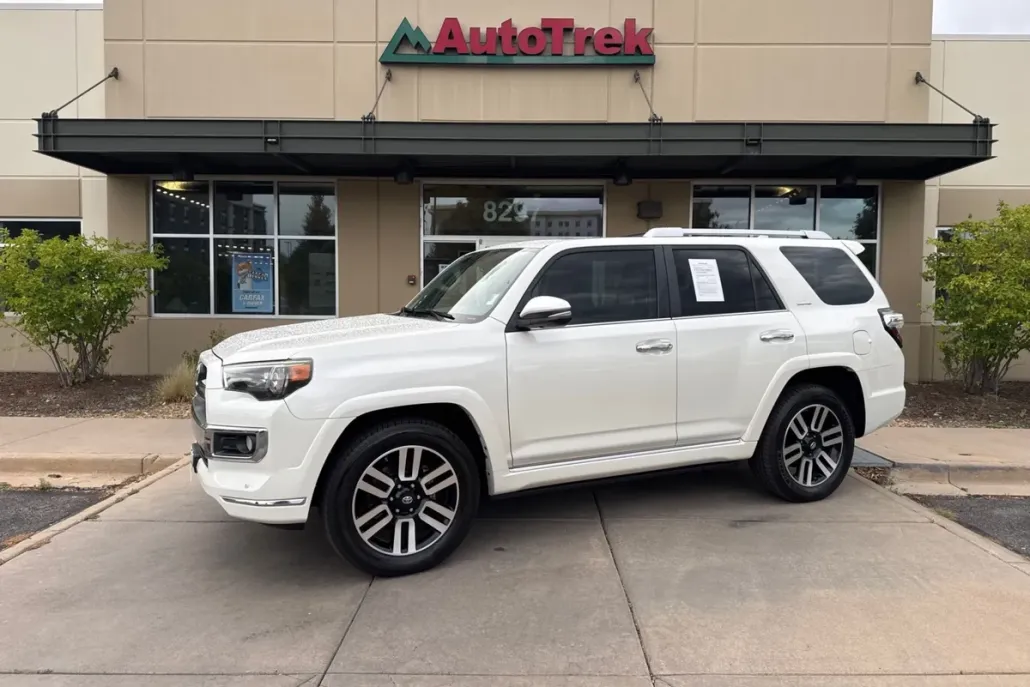 2016 Toyota 4Runner Limited photo 1