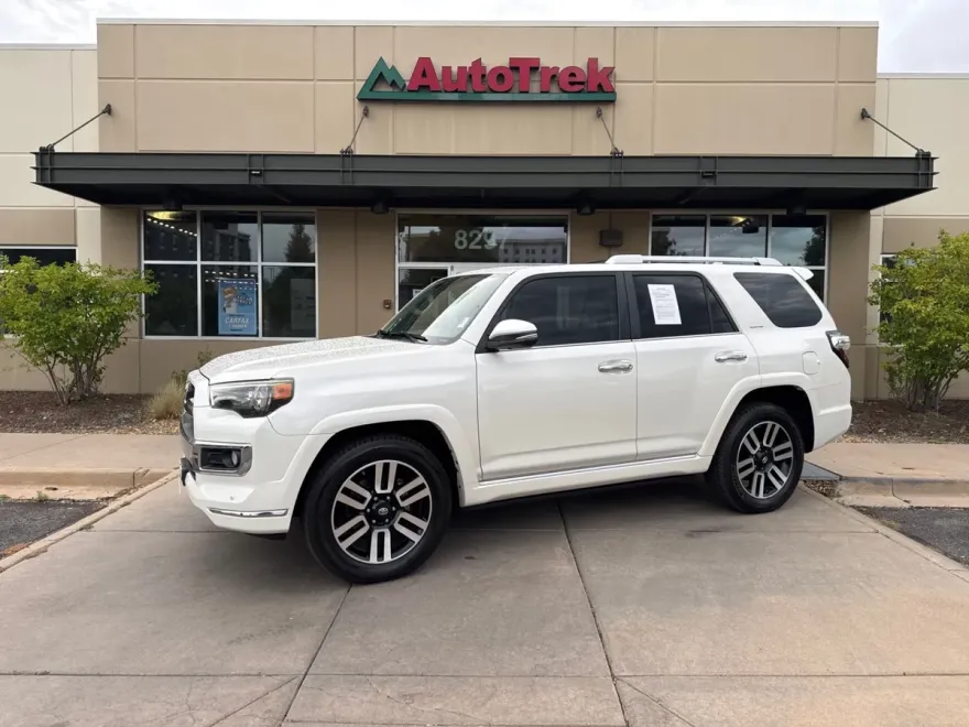 2016 Toyota 4Runner Limited photo 1