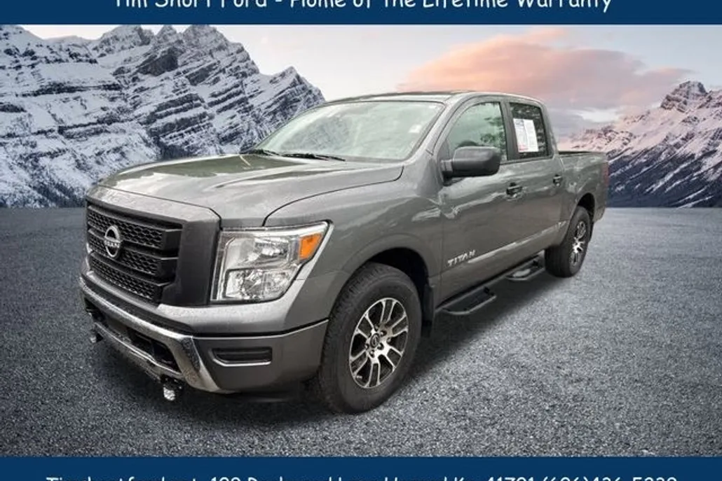 2024 Nissan Titan SV photo 1