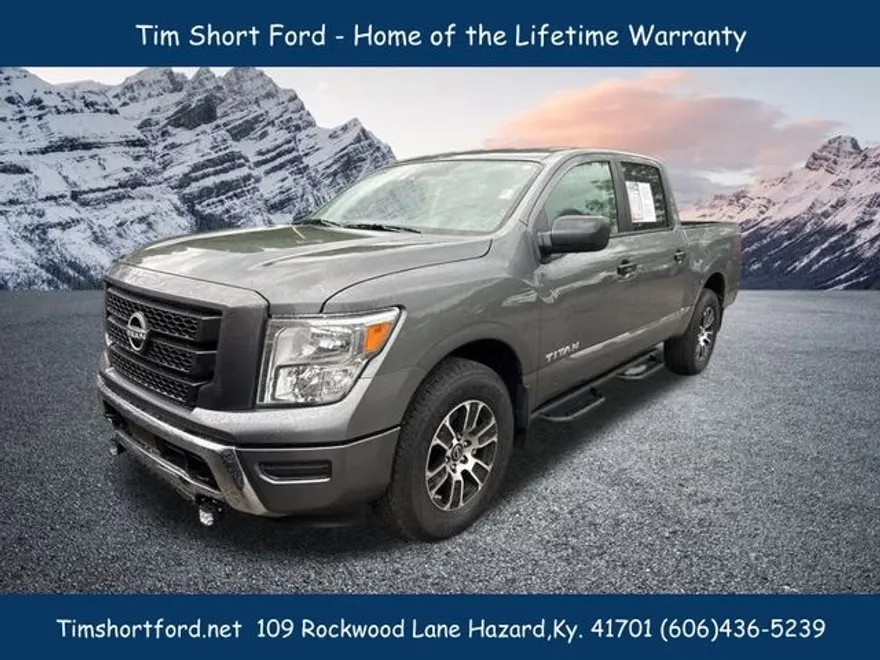 2024 Nissan Titan SV photo 1