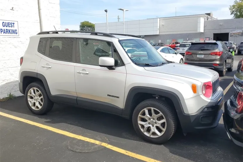 2016 Jeep Renegade Latitude photo 1