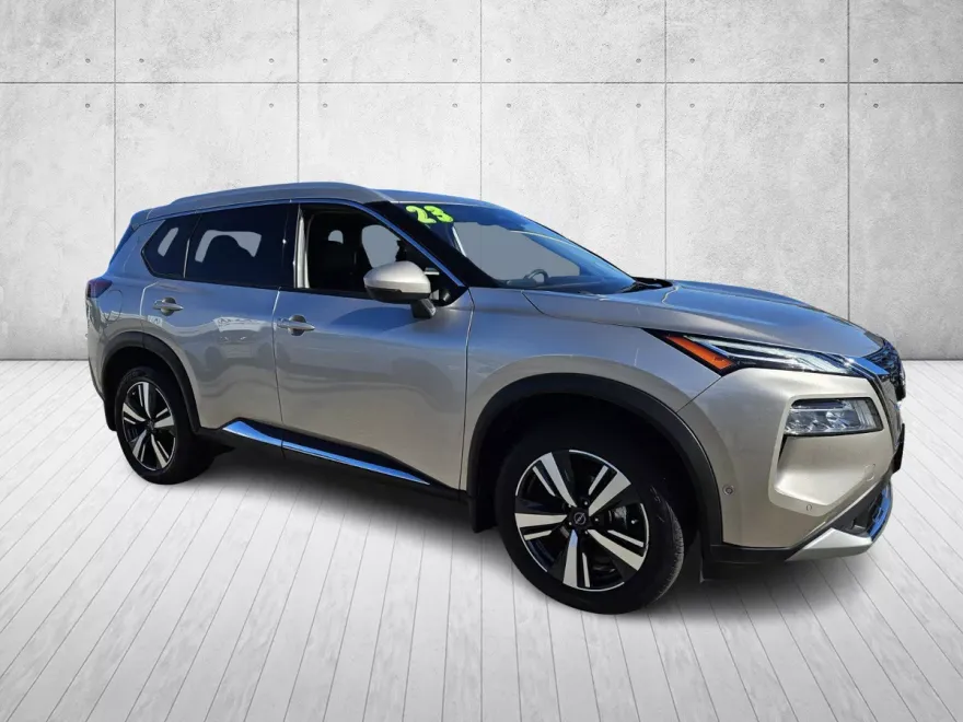 2023 Nissan Rogue Platinum photo 1