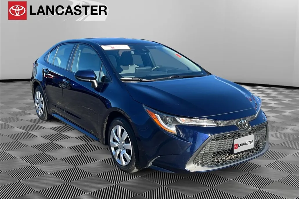 2022 Toyota Corolla LE photo 1
