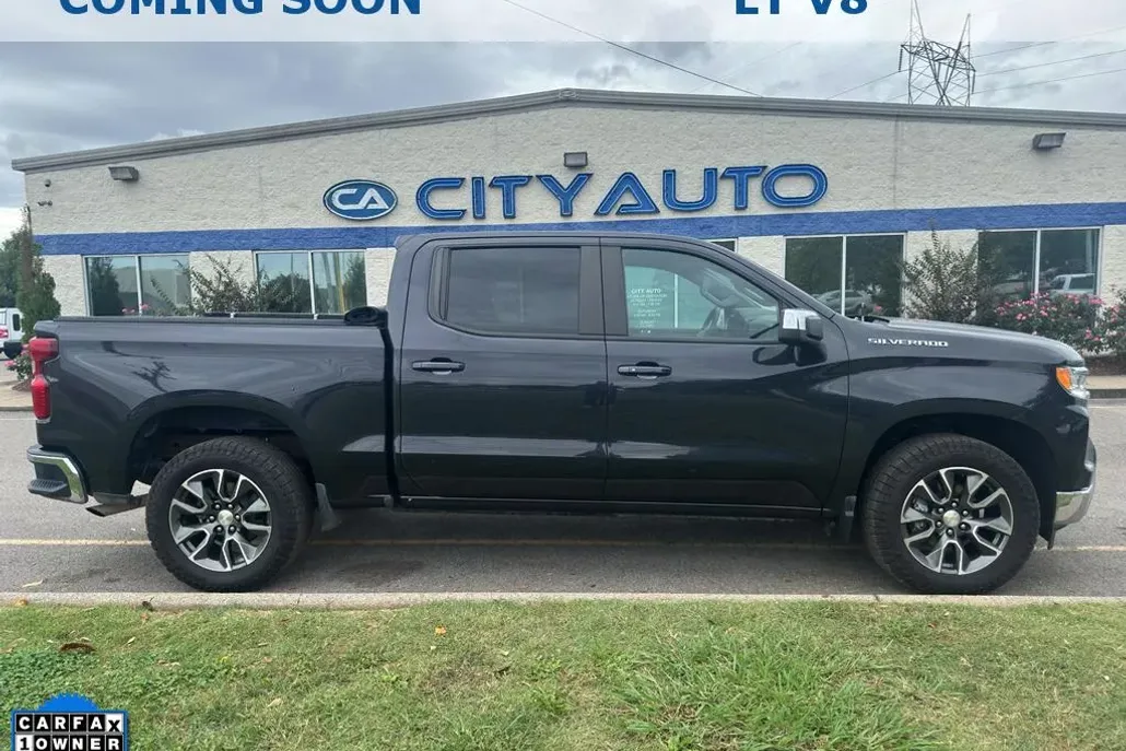 2022 Chevrolet Silverado 1500 LT photo 1