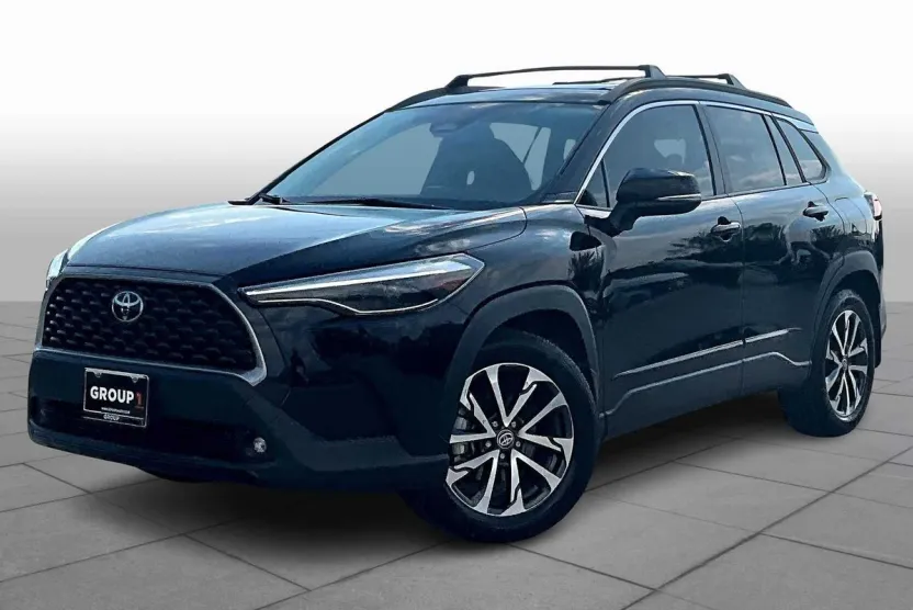 2024 Toyota Corolla Cross XLE photo 1