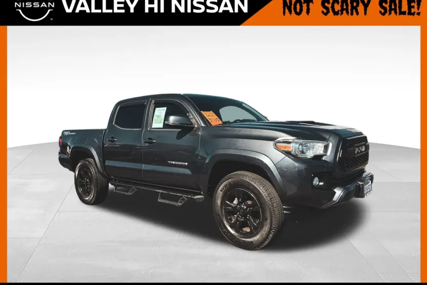 2017 Toyota Tacoma SR5 TRD Sport photo 1