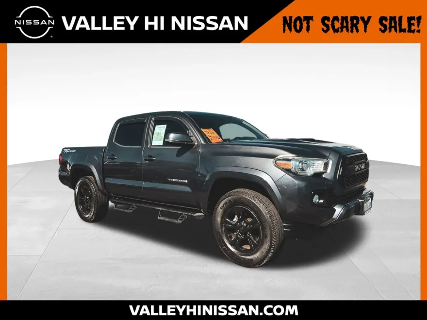 2017 Toyota Tacoma SR5 TRD Sport photo 1