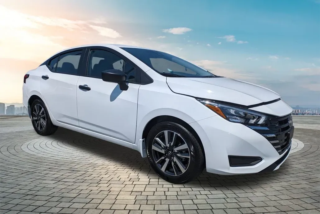2025 Nissan Versa S photo 1