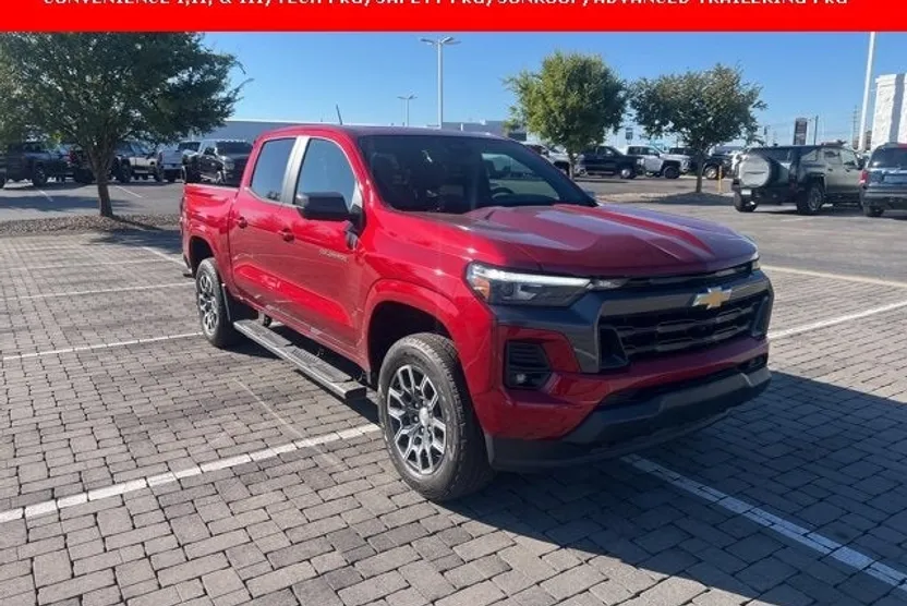 2023 Chevrolet Colorado LT photo 1