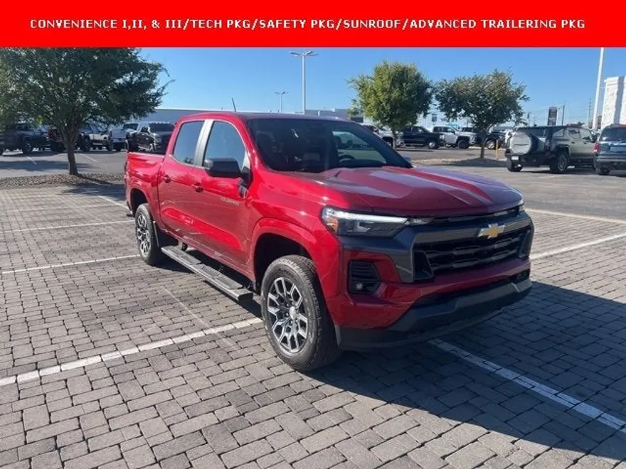 2023 Chevrolet Colorado LT photo 1
