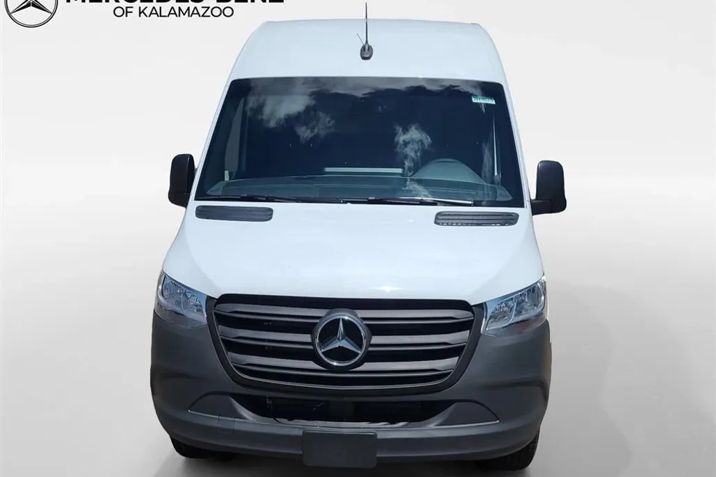 2024 Mercedes Benz Sprinter 2500 144 WB photo 1