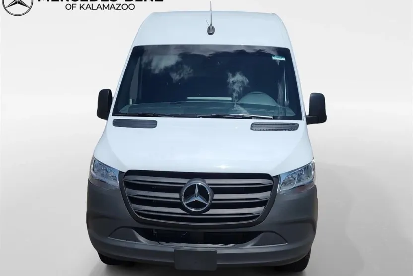 2024 Mercedes Benz Sprinter 2500 144 WB photo 1