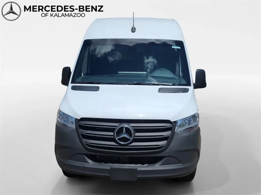 2024 Mercedes Benz Sprinter 2500 144 WB photo 1