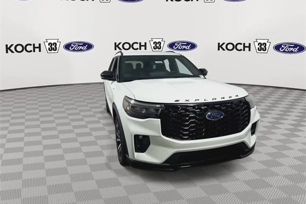2025 Ford Explorer ST-Line photo 1
