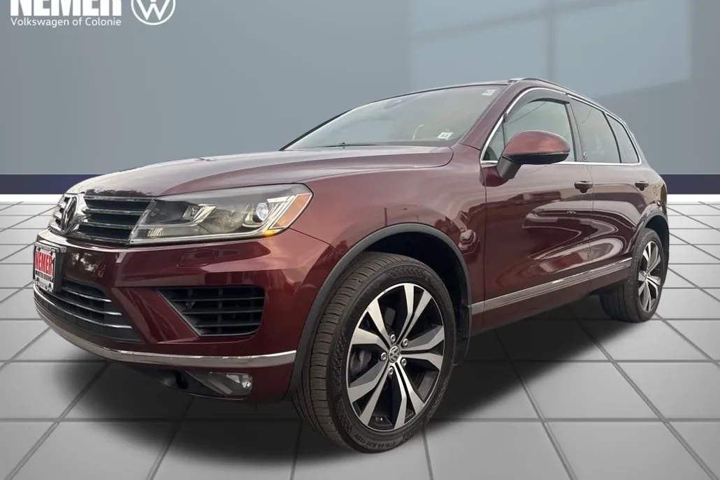 2017 Volkswagen Touareg V6 photo 1