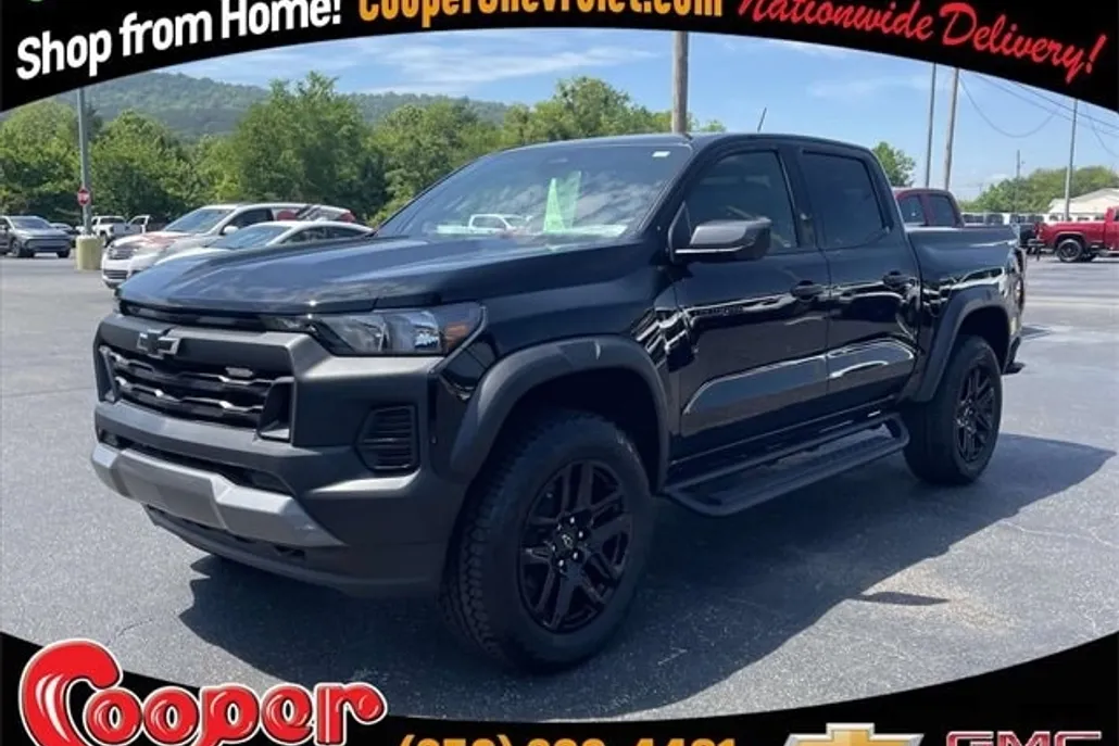 2025 Chevrolet Colorado Trail Boss photo 1