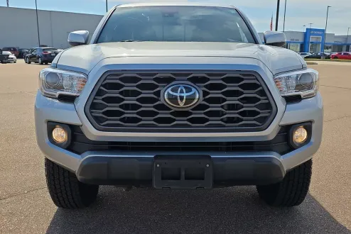 2022 Toyota Tacoma TRD Off-Road photo 3