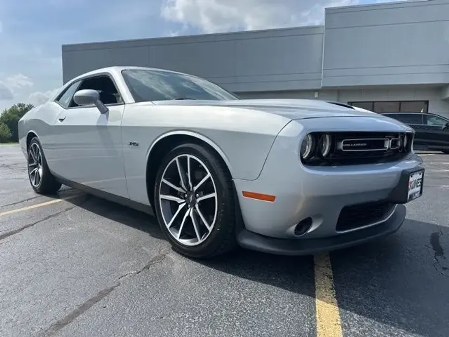 2023 Dodge Challenger R/T photo 1