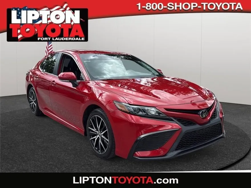 2024 Toyota Camry SE photo 1
