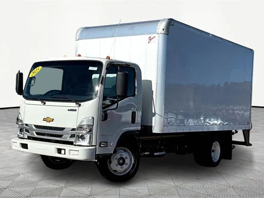 2025 Chevrolet Silverado 4500HD photo 1