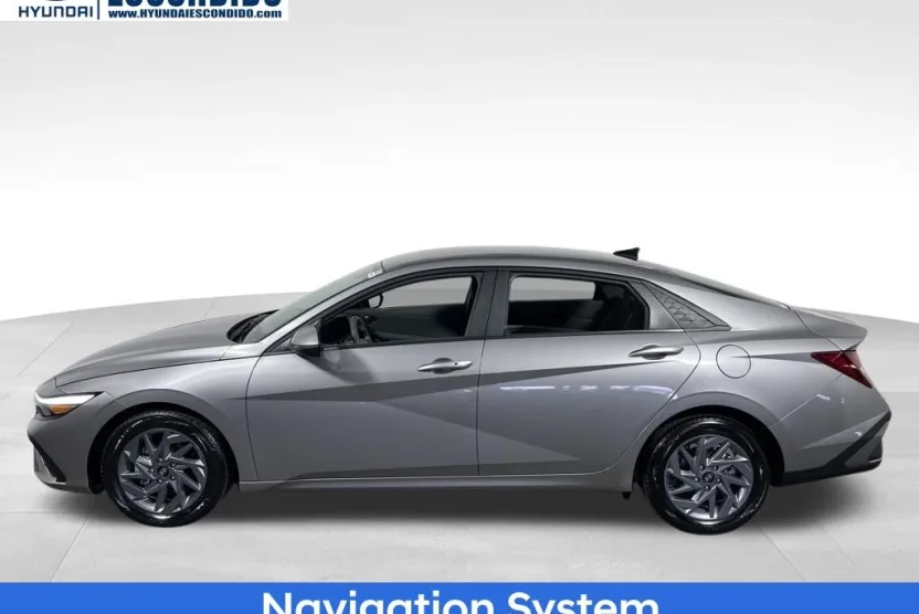 2024 Hyundai Elantra SEL photo 1