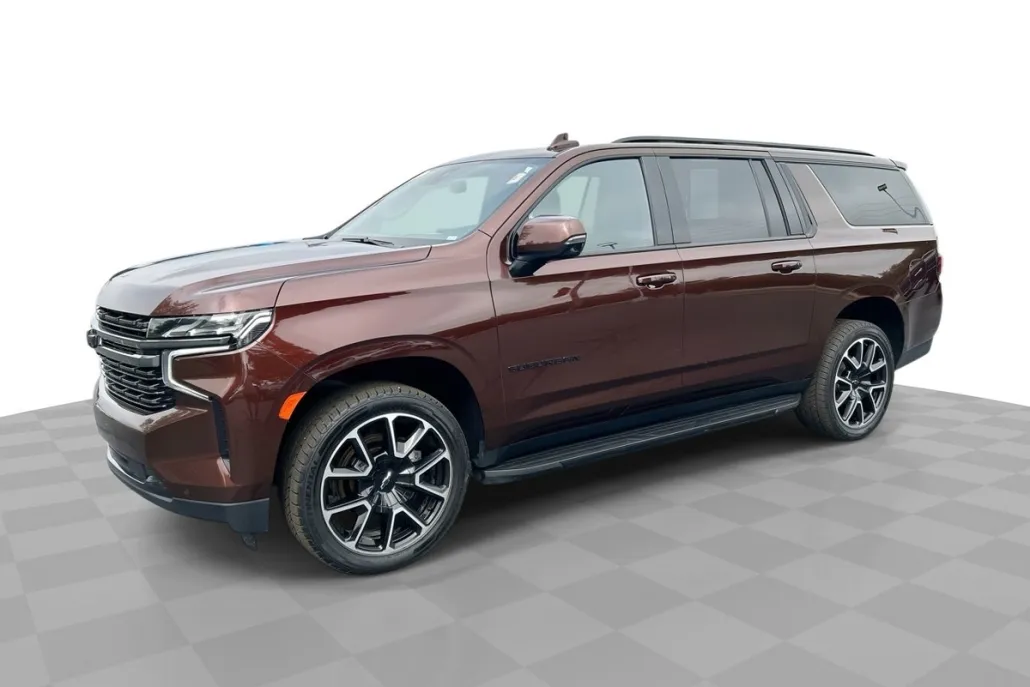 2022 Chevrolet Suburban RST photo 1