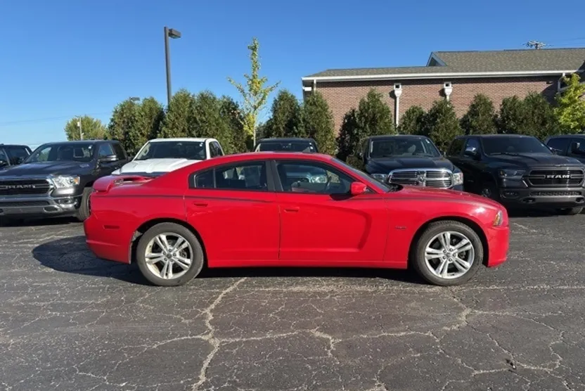 2011 Dodge Charger R/T photo 1