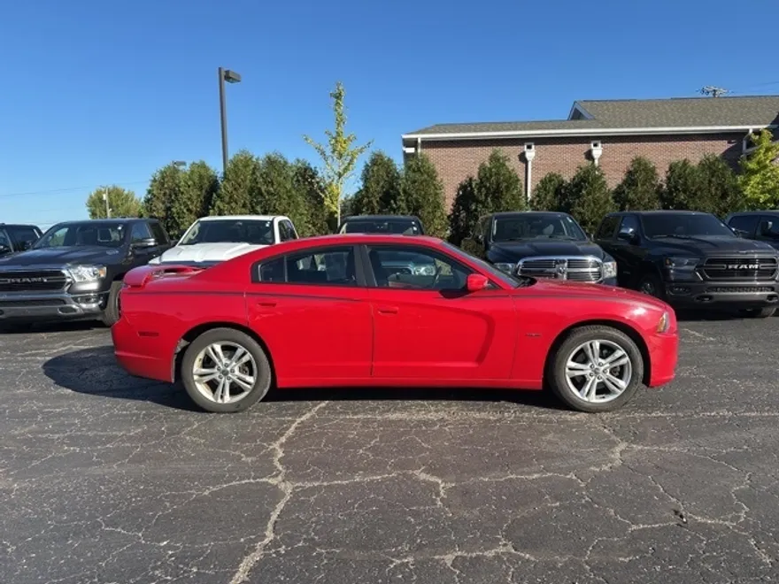 2011 Dodge Charger R/T photo 1