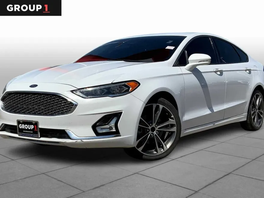 2019 Ford Fusion Titanium photo 1