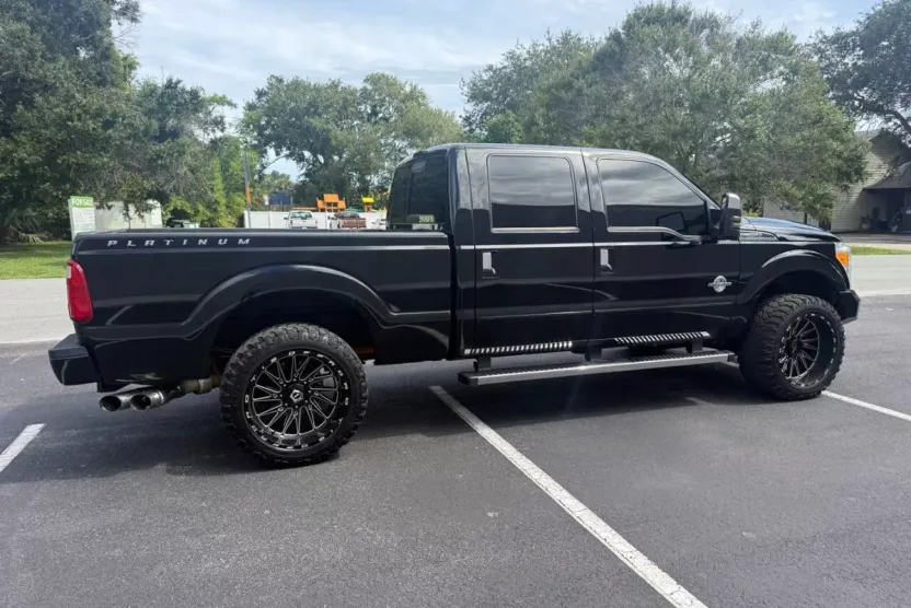 2016 Ford F-250 Platinum photo 1