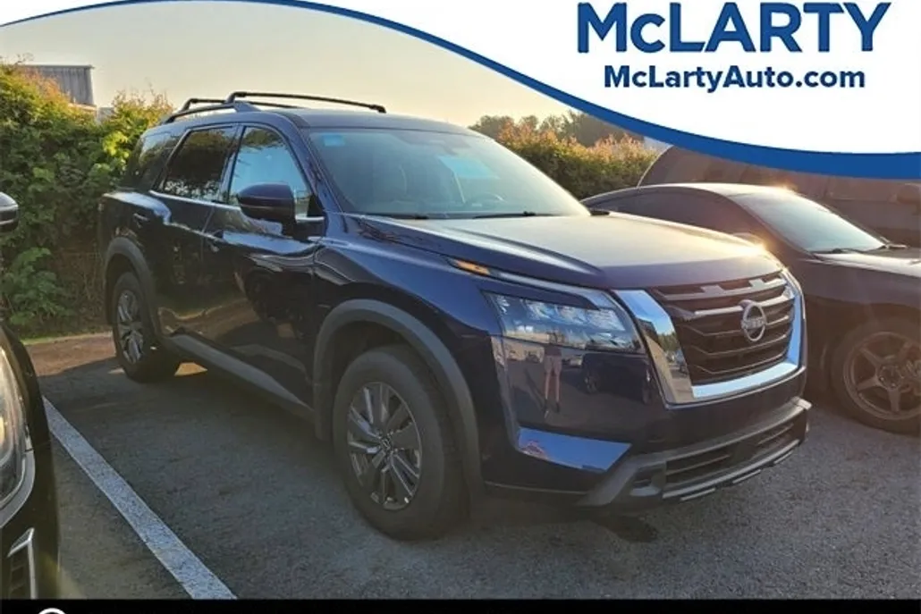 2024 Nissan Pathfinder SV photo 1