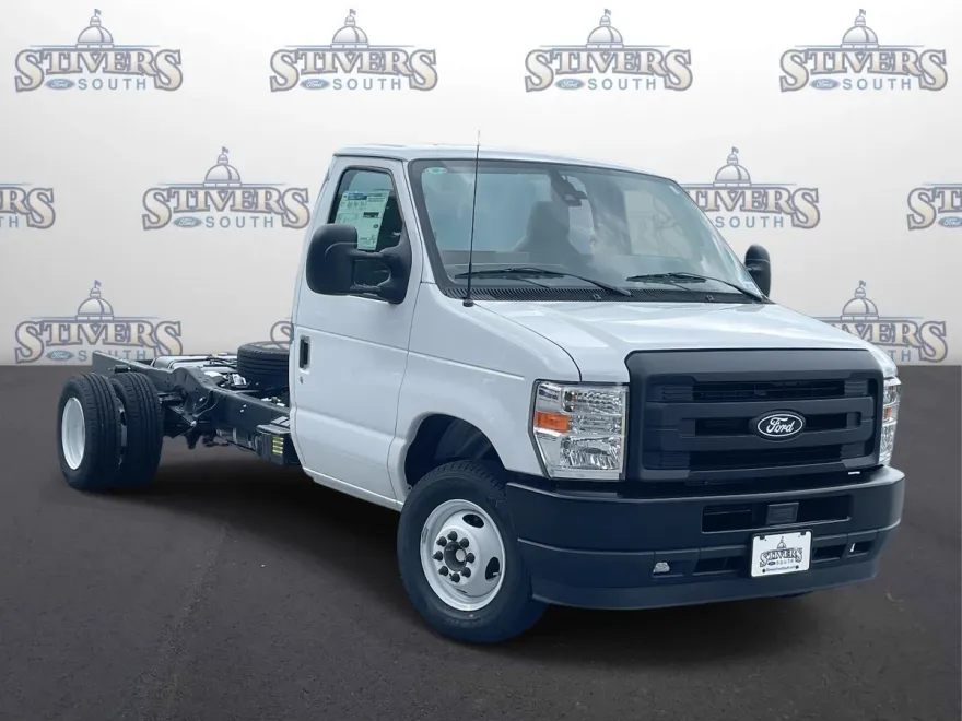 2026 Ford E-450 photo 1
