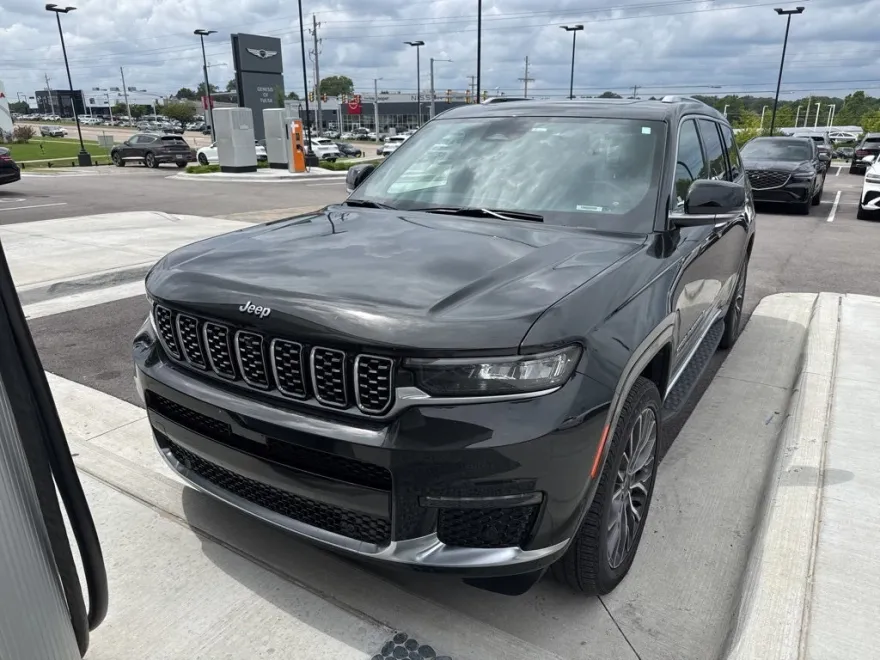 2023 Jeep Grand Cherokee L Summit photo 1