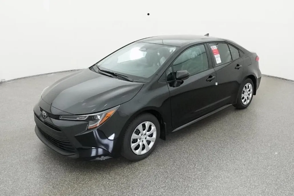 2025 Toyota Corolla LE photo 1